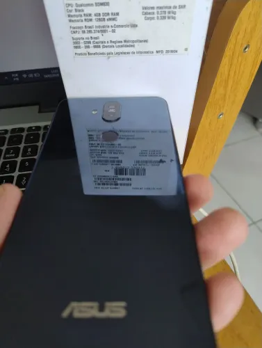 Completo com caixa, manual, fone, carregador