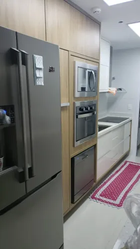 APTO MOBILIADO 2 QTOS - 2 VAGAS DE GARAGEM - VARANDA GOURMET