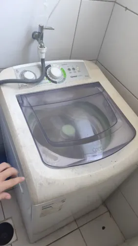 VENDO MAQUINA DE LAVAR 8K USADA