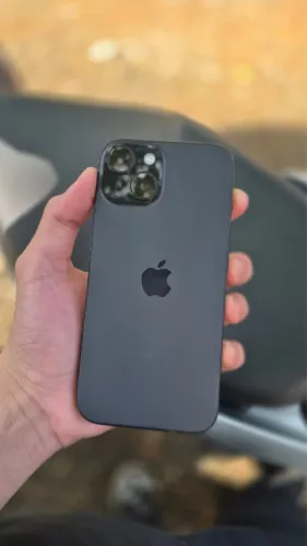 iPhone 15 Preto Fosco 128GB - Impecável, eSIM, Acessórios Inclusos