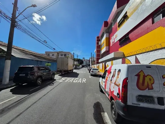 Loja Comercial com Mezanino em Jardim Camburi | Ideal para Delivery