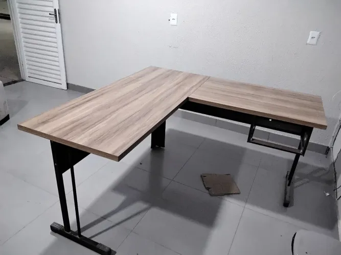 MESA PARA ESCRITÓRIO USADA