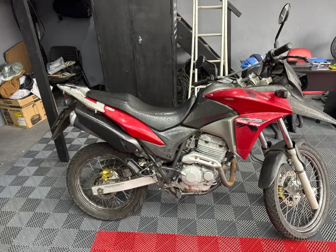 Xre 300 moto documentada em dia pronta pro uso 
