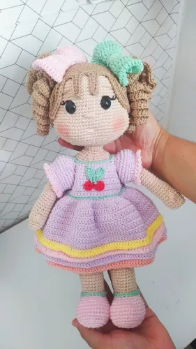 Boneca Amigurumi / Crochê