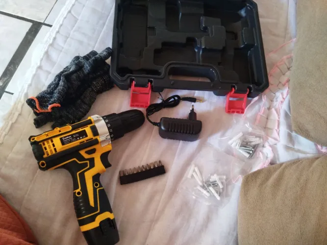 Parafusadeira furadeira 12v nova 