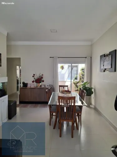 Casa térrea à venda em Condomínio de Valinhos