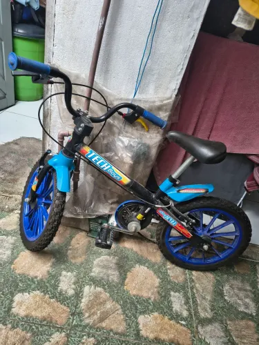 Bicicleta infantil aro 16 semi nova