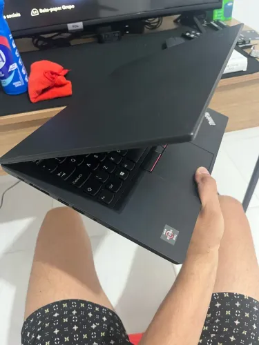 Vendo Notebook Lenovo, em ótimo estado de conservação.