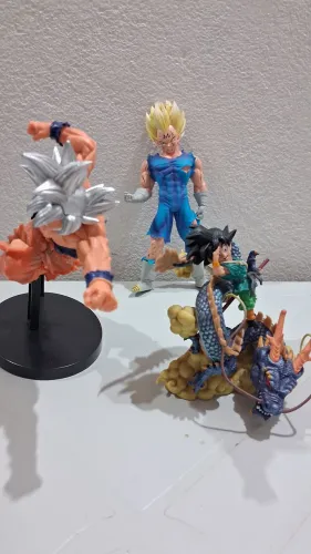 3 bonecos de resina dragon ball