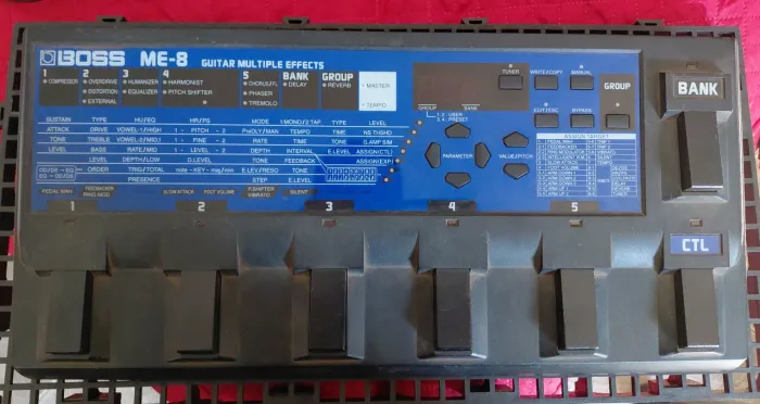 BOSS ME-8 GUITAR MULTIPLE EFFECTS