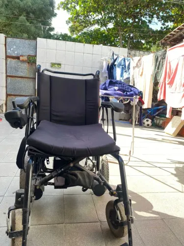 Cadeira de rodas motorizada Freedom conecta