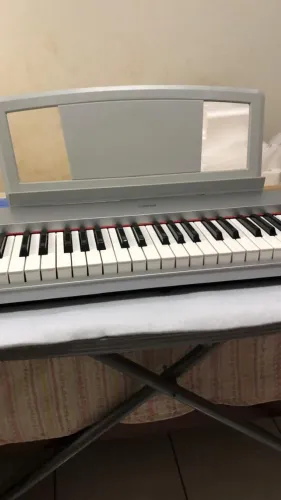 Teclado Yamaha Np31s Prata Piaggero