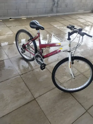 Bicicleta Juvenil Aro 24 - Ótimo Estado
