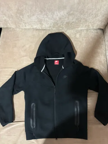 Nike tech fleece 2025