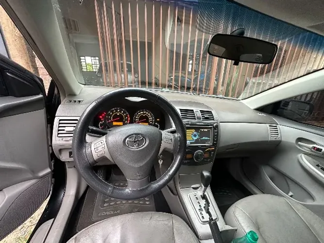 Toyota Corolla GLI 1.8 Flex 16V Aut. 2011