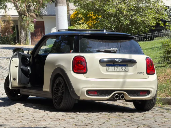 Mini Cooper S 2.0 Turbo 16V 3P Aut. 2015