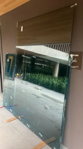 VIDROS LAMINADO ESPELHADO 12 E 10 MILÍMETROS COM 2700 DE ALTURA POR 1600 DE LARGURA, 3 x