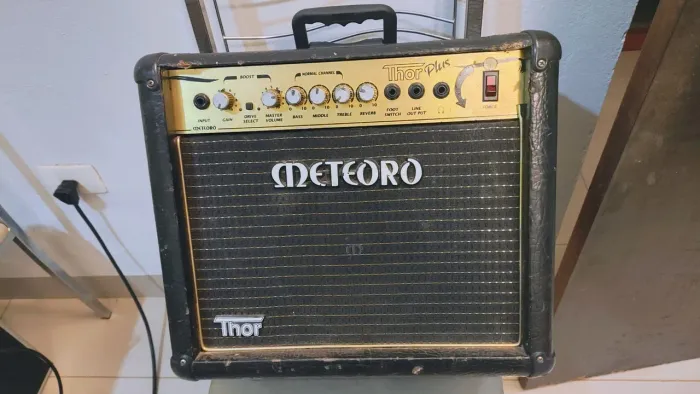 Amplificador meteoro 30w