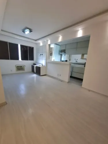 Excelente Apartamento na Freguesia - 2 Quartos - Semi-mobiliado - Reformado