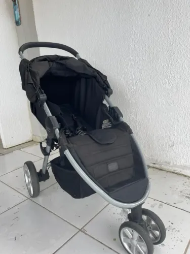 Carrinho e bebê conforto
