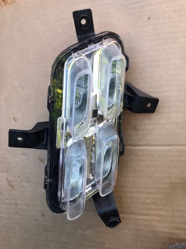 FAROL DE MILHA TIGGO 8 TXS 2021 A 2025 LADO ESQUERDO 605000284AA