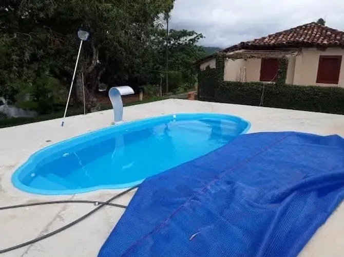 Piscina de fibra 4 metros ?
