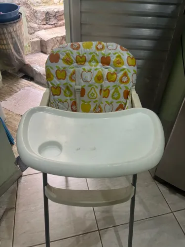 CADEIRINHA DE ALIMENTAÇÃO