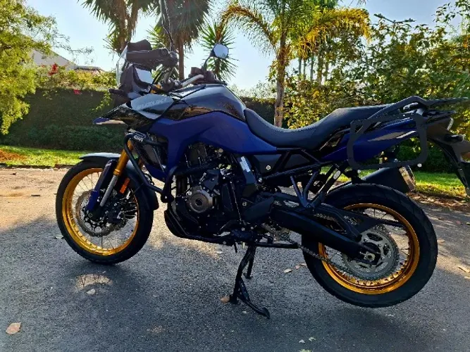 VSTROM 800