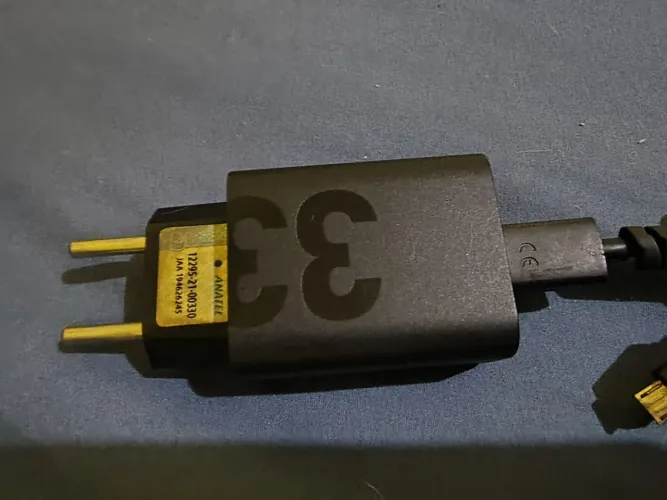 Carregador Turbo Motorola 33W original com cabo micro USB