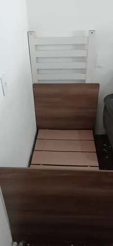 Berço usado vira cama e sofá 