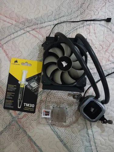 Ryzen 7 5700X / Walter Cooler Corsair K55 / Pasta térmica Corsair TM30
