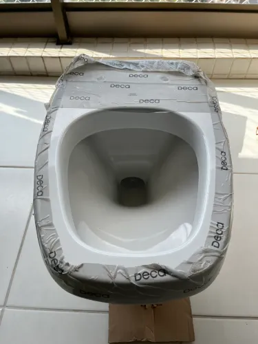 Vaso sanitário CONVENCIONAL marca DECA ( não é para caixa acoplada)