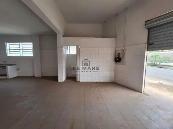 Salão para alugar em Piracicaba, Vila Independência, com 133.69 m²