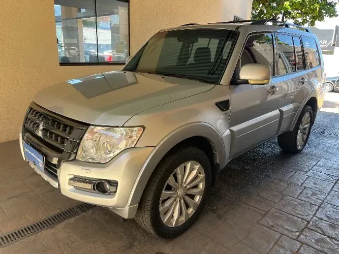Mitsubishi Pajero HPE Full 3.2 4X4 T.i.dies. 5P AUT 2016