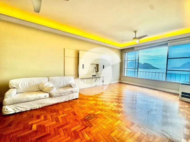 Apartamento a venda possui 130 metros quadrados com 3 quartos em Icaraí - Niterói - RJ