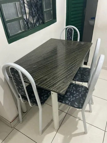 Mesa 4 cadeiras