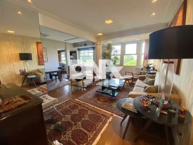 Apartamento : / Residencial / Gávea