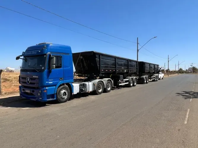 Vende-se MERCEDES BENZ/ ACTROS 2651S6X4 -Super conservado, pronta para trabalhar 