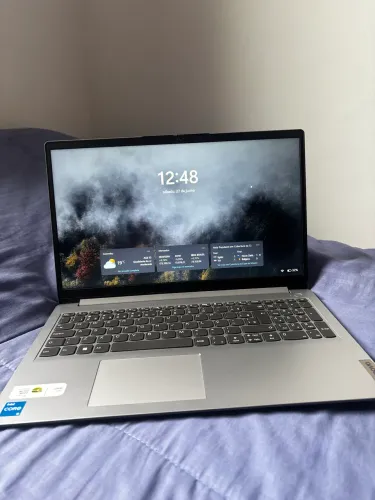 Notebook Lenovo IdeaPad 1 15IAU7 Intel Core i5 12ª Ger / 8GB RAM / SSD 512GB - Impecável