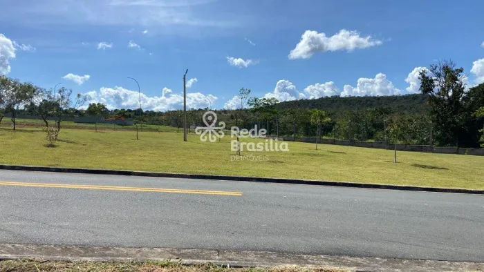 Terreno à Venda no Residencial Damha II