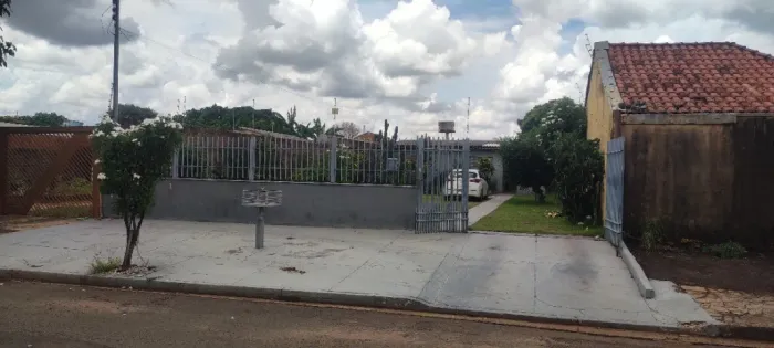 OPORTUNIDADE - CASA COM TERRENO AMPLO NA CIDADE MORENA!