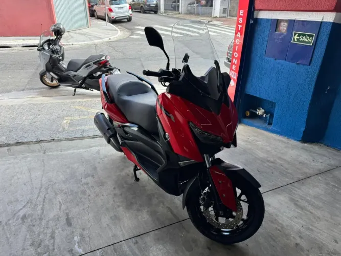 X max 250 2023