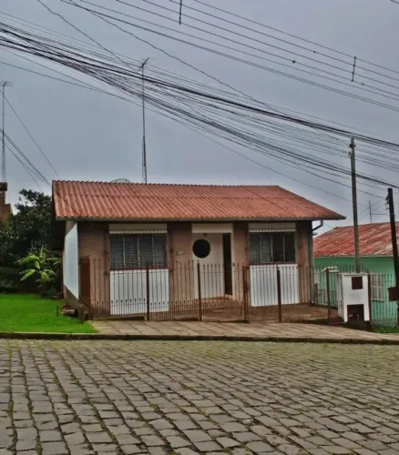 BENTOALVES aluga casa residencial, 03 dorm., 01 vaga, 120m2, bairro Cruzeiro - Caxias do S