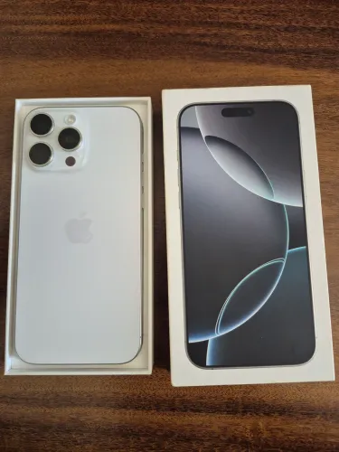 Iphone 16 Pro Max branco 256gb