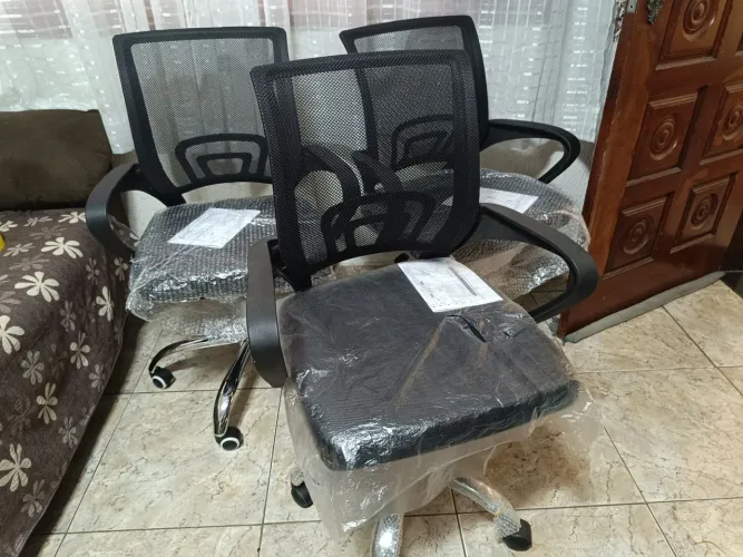 Cadeira de escritório NOVAS