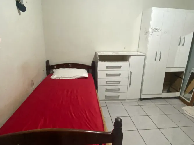 Doação de guarda roupas