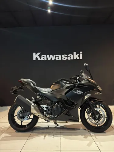 KAWASAKI NINJA 500 PRETA 2026