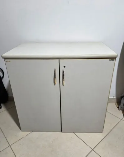 Armário de 2 portas muito novo