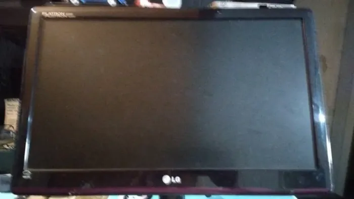 MONITOR CRISTAL LIQUIDO LCD 17 POLEGAS 