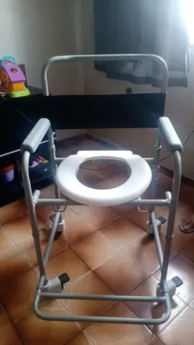 Cadeira Higiênica de Banho